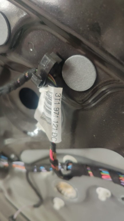 Cablaj usa dreapta fata Skoda Superb 2.0 TDI cod motor CLJ ,transmisie automata ,an 2013 cod 3T19711...