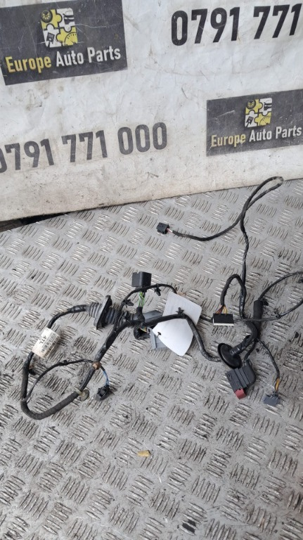 Cablaj usa stanga fata Opel Astra J 1.4 Turbo A14NET , transmisie manuala 6+1 , an 2011 cod 13253586