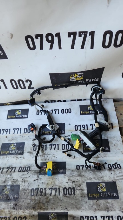 Cablaj usa stanga fata Peugeot 208 1.2 vti cod motor HMZ an 2015