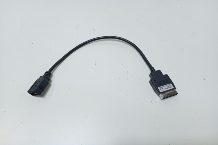 Cablu auxiliar A0018276704 Mercedes-Benz E-Class W212/S212/C207/A207 [2009 - 2013]