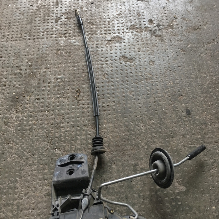 Cablu deschidere usa dreapta fata Volkswagen VW Golf 4 [1997 - 2006] Hatchback 5-usi 1.4 MT (75 hp) (1J1) 16V