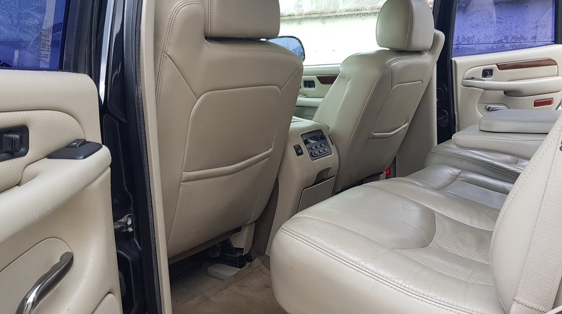 Cadillac Escalade Luxury 6.0i V8 2005