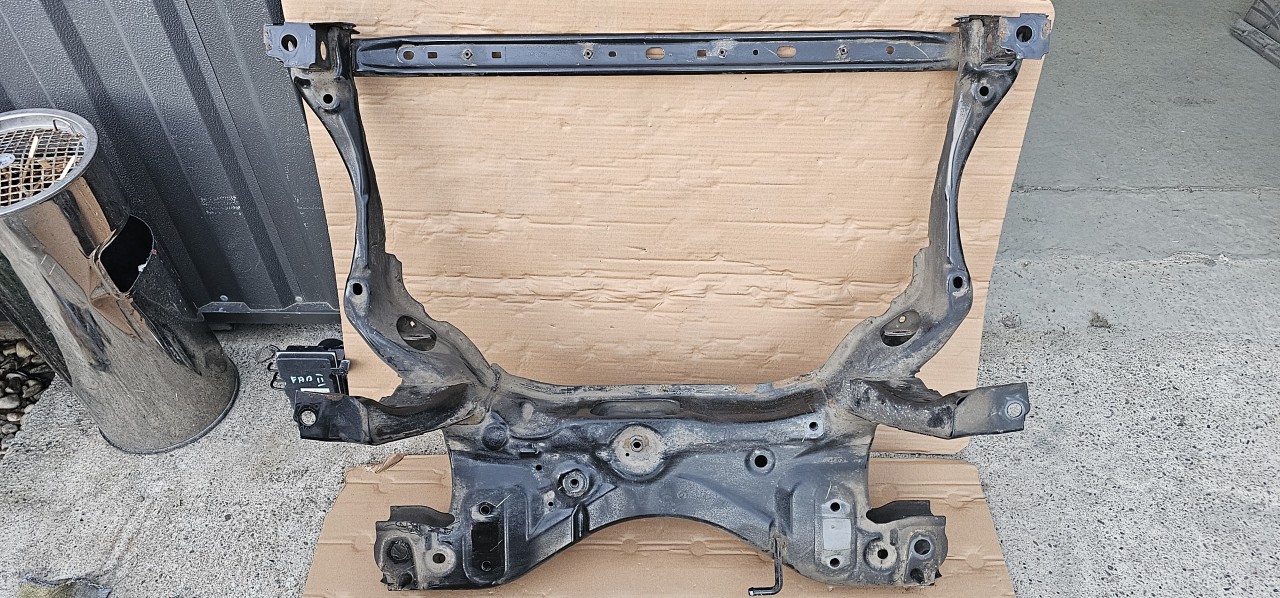 Cadru / Jug motor Mazda 2 2015 2016 2017 2018 2019