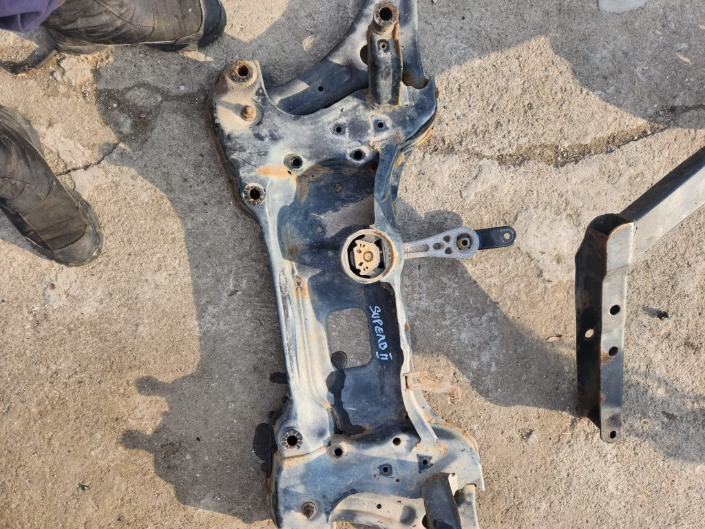 Cadru motor Skoda Superb 2 2.0 TDI 2008 2009 2010 2011 2012 2013 2014