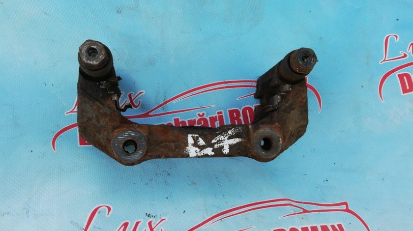 Calaret suport etrier dreapta fata Suzuki Grand Vitara II motor 1.9DDis 125CP F9Q