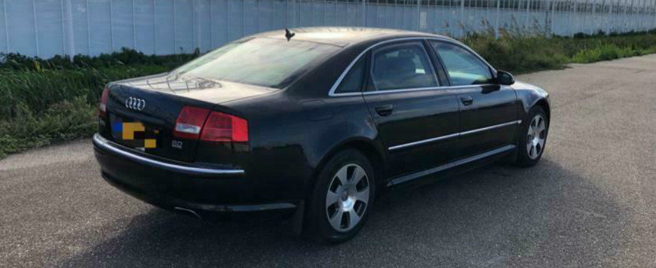 Calatoreste ca un presedinte de stat la bordul acestui Audi A8 W12 blindat. POZE REALE