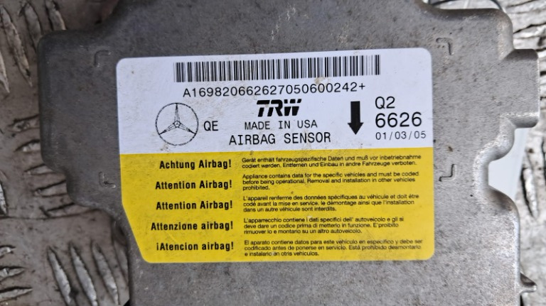 Calculator airbag Mercedes A150 w169 benzina, cod motor 266.920 , transmisie manuala , an 2005 cod A1698206626