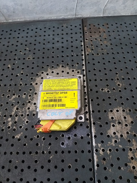 Calculator airbag mitsubishi colt mr587757dpsb 0285001686