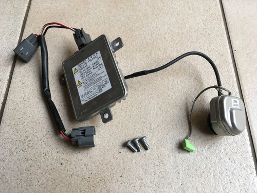 Calculator / Balast Far Xenon - Mitsubishi ASX   W3T20971 / 8301C042