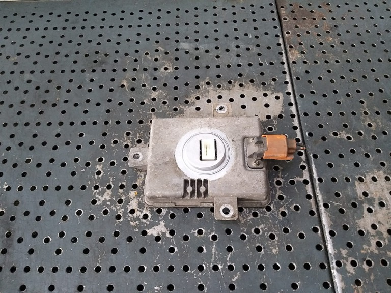 Calculator balast xenon mazda 3 bk w3t11371