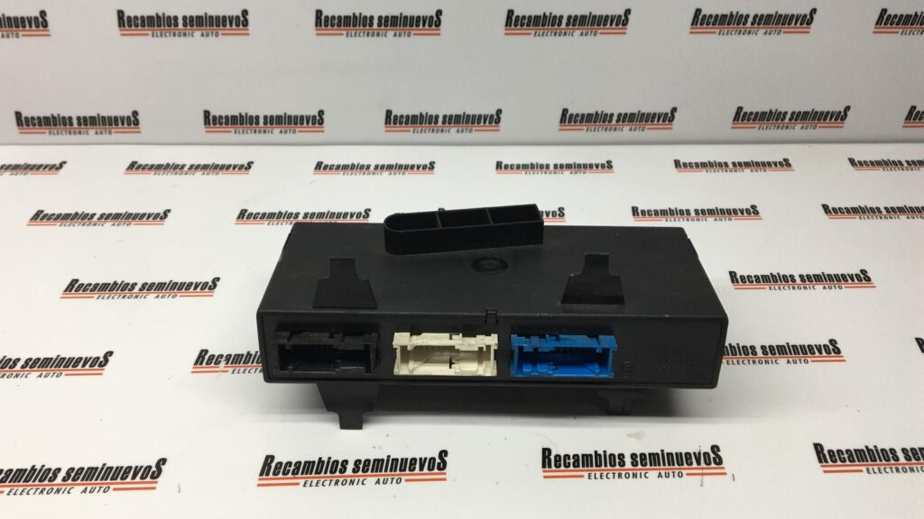 Calculator CLIMA UNITED TECHNOLOGIES AUTOMOTIVE BMW E36 6411-8 390 900.1 / 6411 8 390 900 1 / 641183909001 / 8 390 901.9 / 8 390 901 9 / 839090196411-8 390 900.1 / 6411 8 390 900 1 / 641183909001 / 8 390 901.9 / 8 390 901 9 / 83909019