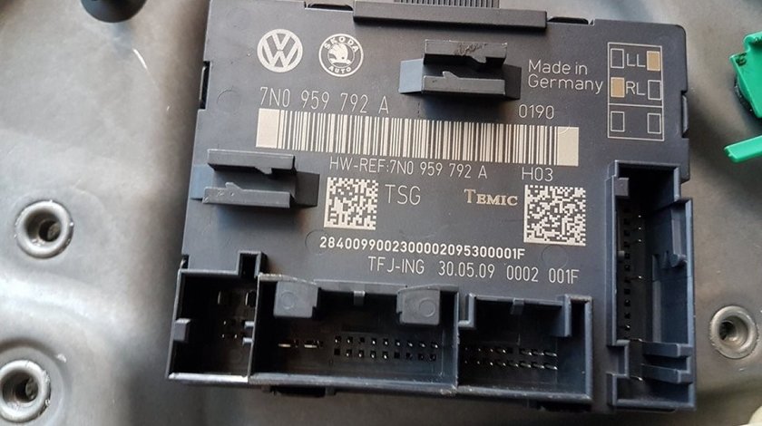 Calculator comanda usa dreapta fata 7n0959792a skoda superb II