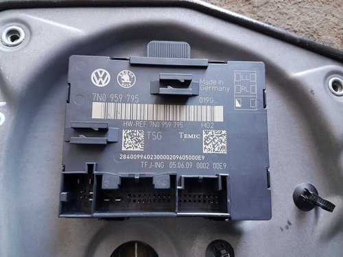 Calculator comanda usa stanga spate 7n0959795 skoda yeti