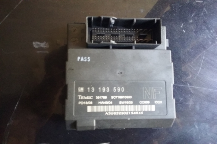 Calculator confort 13193590 Opel Vectra C [facelift] [2005 - 2009] Liftback 5-usi 1.9 CDTi MT (120 hp) Cod culoare Z20R