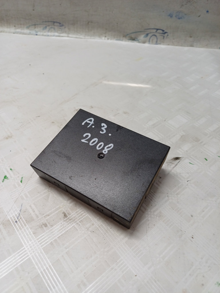 Calculator confort Audi A3 8P 1.9 Motorina 2008, 8P0959433J