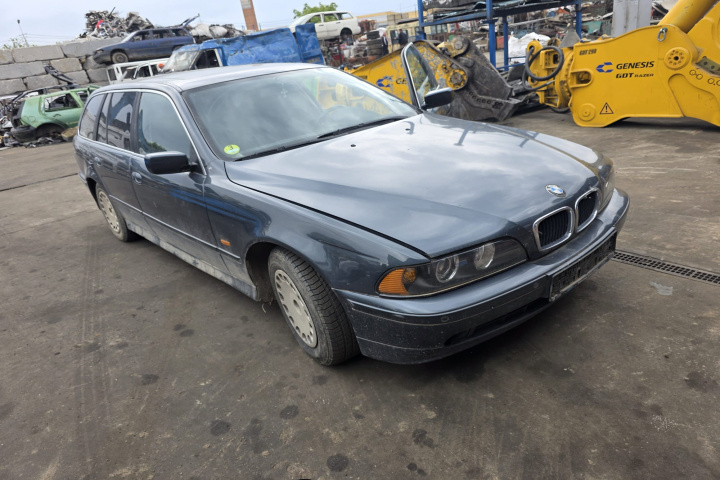 Calculator confort BMW Seria 5 E39 [facelift] [2000 - 2004] Touring wagon 520 d MT (136 hp)