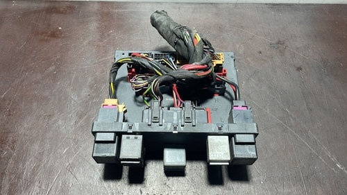 Calculator confort cod 3C0937049J , 3C0 937 049 J pentru VW Passat B6 an 2005 - 2010