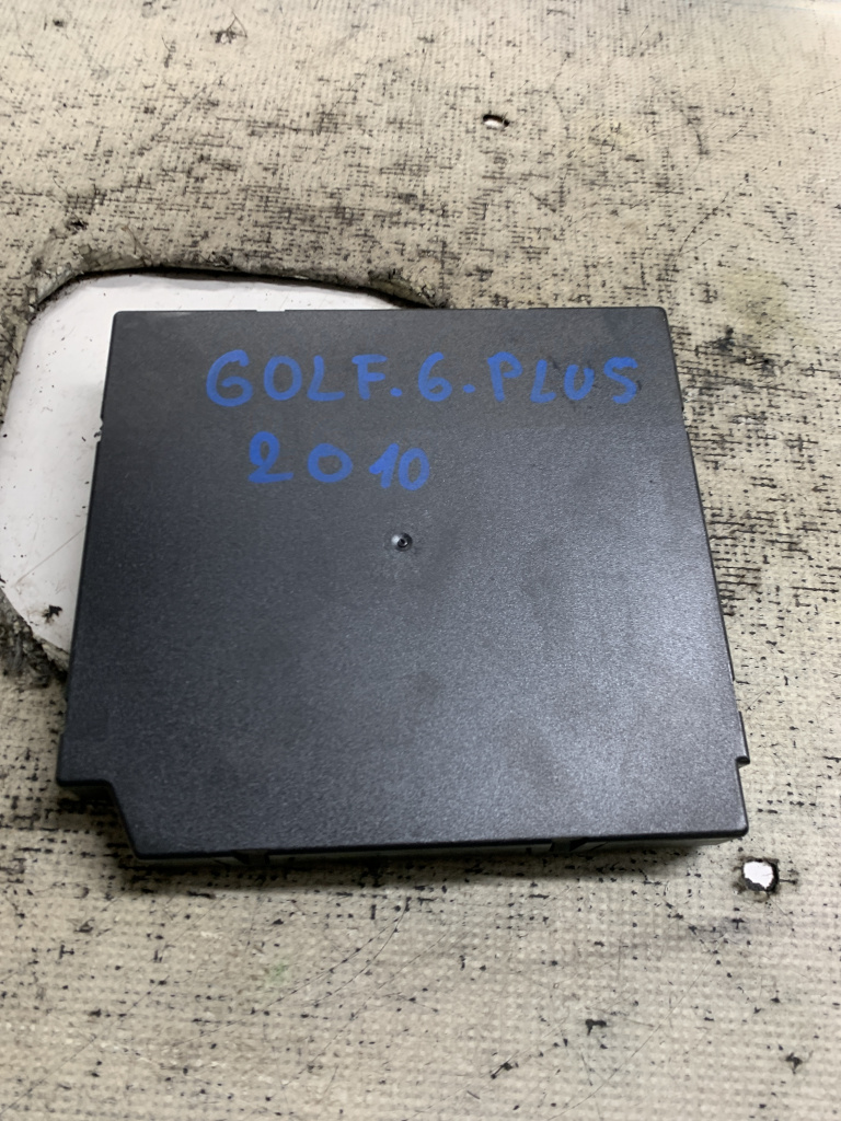 Calculator confort Volkswagen Golf 6 Plus 1.6 Motorina 2010, 1K0937084B