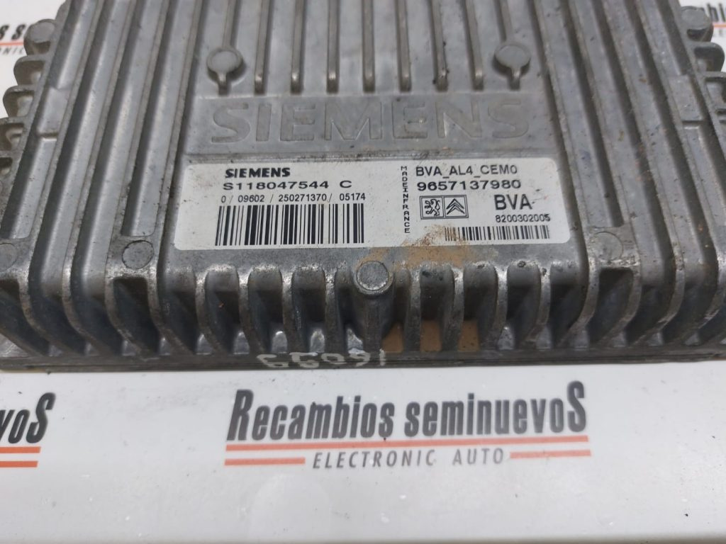 Calculator Cutie Automata Peugeot 206, SS118047544C, 9657137980,