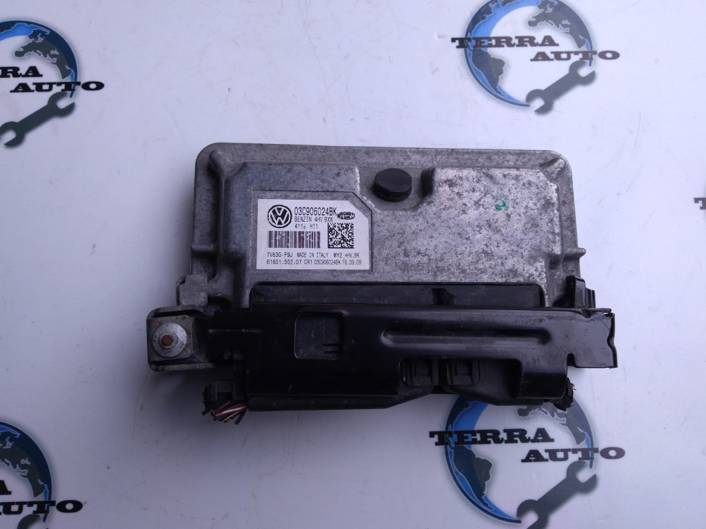 Calculator ECU 03C906024BK Seat Ibiza 6J 1.4 benzina an fab. 2008 - 2015