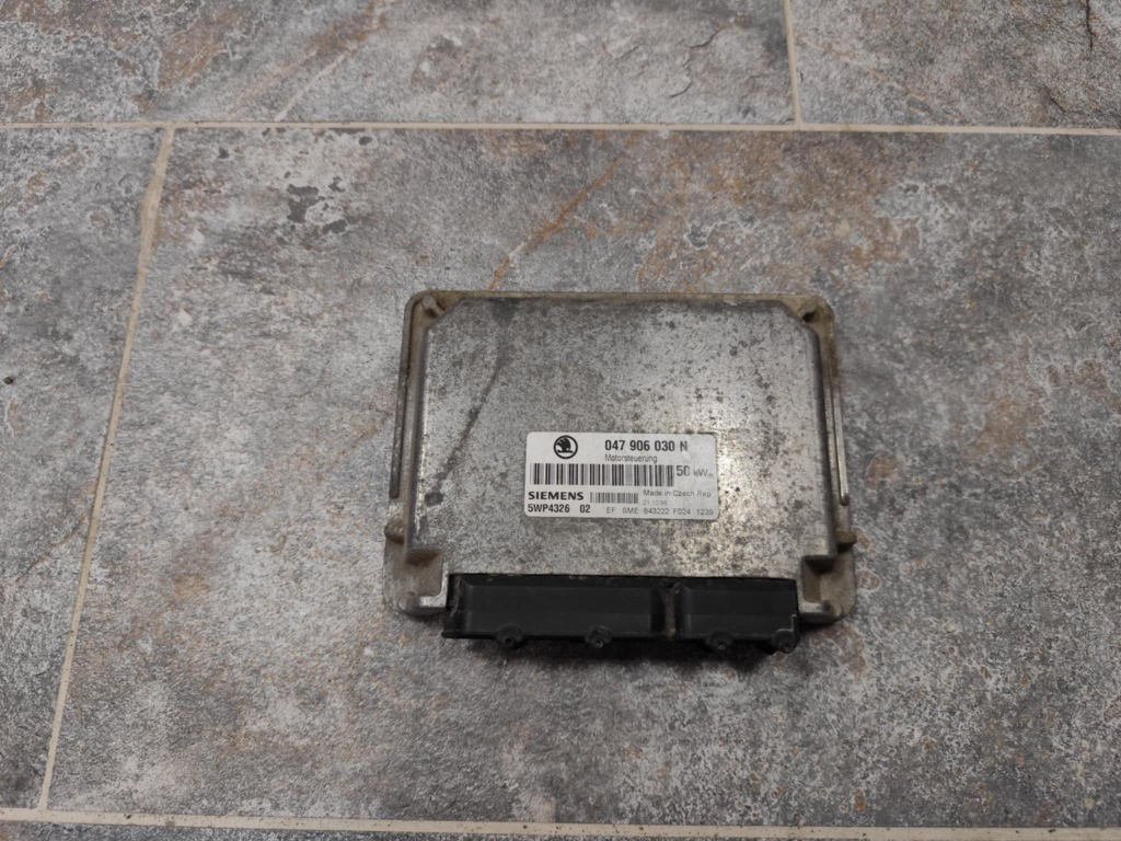 Calculator ECU 047906030N Skoda Felicia 1.3 B an fab. 1996 - 2001