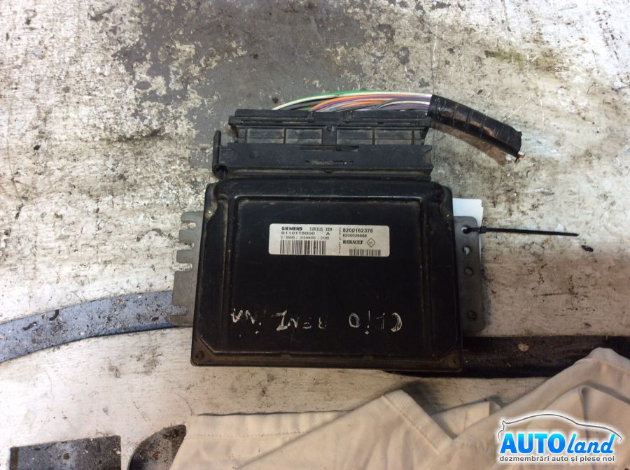 Calculator Ecu Motor 8200162378 Siemens Renault CLIO II 2001