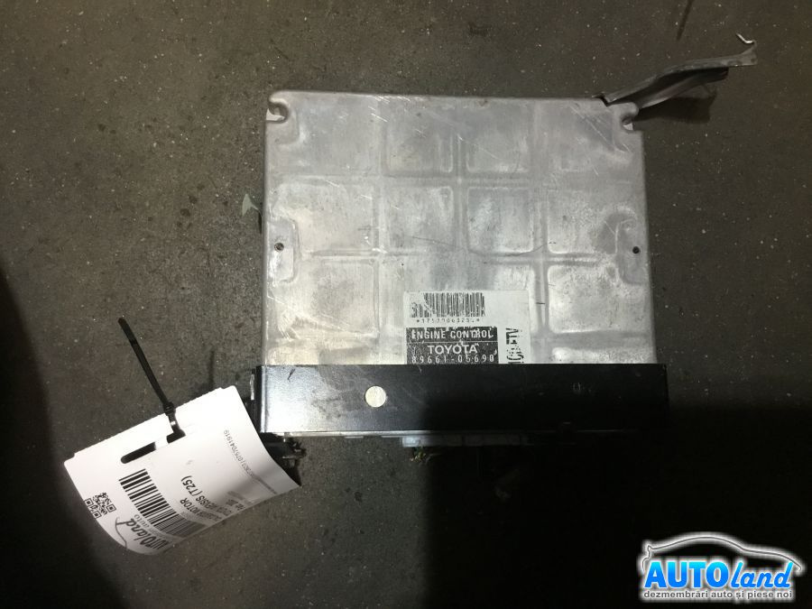 Calculator Ecu Motor 8966105690 Toyota AVENSIS T25 2003