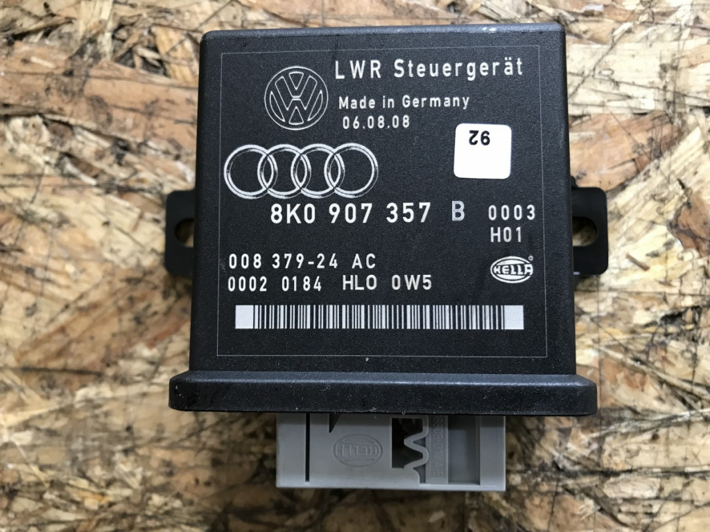 Calculator faruri xenon Audi A4 B8 1.8 TFSI sedan sedan 2009 (8K0907357B)