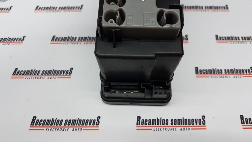 Calculator inchidere centralizata HELLA MERCEDES-BENZ Class E 2088000648 / 007 828-04 / 007 828 04 / 007828042088000648 / 007 828-04 / 007 828 04 / 00782804