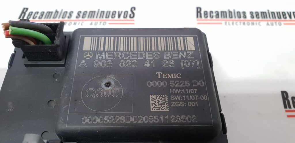 Calculator inchidere centralizata TEMIC MERCEDES-BENZ SPRINTER A 906 820 39 26 / A9068203926 / 0000 5228 D0 / 00005228D0A 906 820 39 26 / A9068203926 / 0000 5228 D0 / 00005228D0