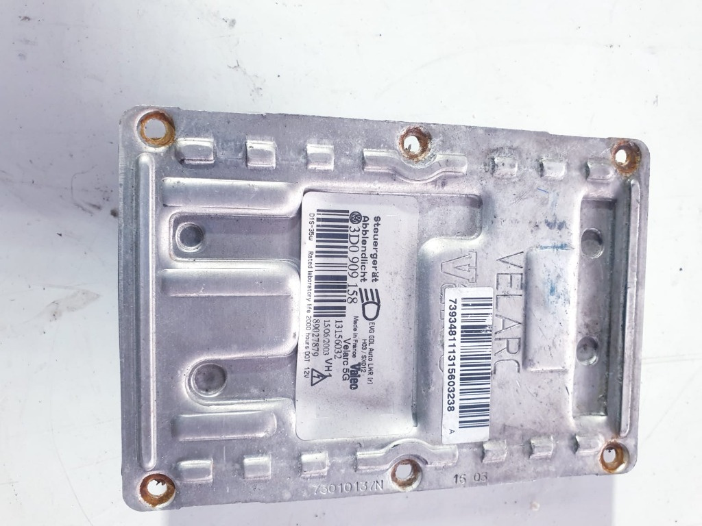Calculator lumini Audi A8 cod: 3D0 909 158