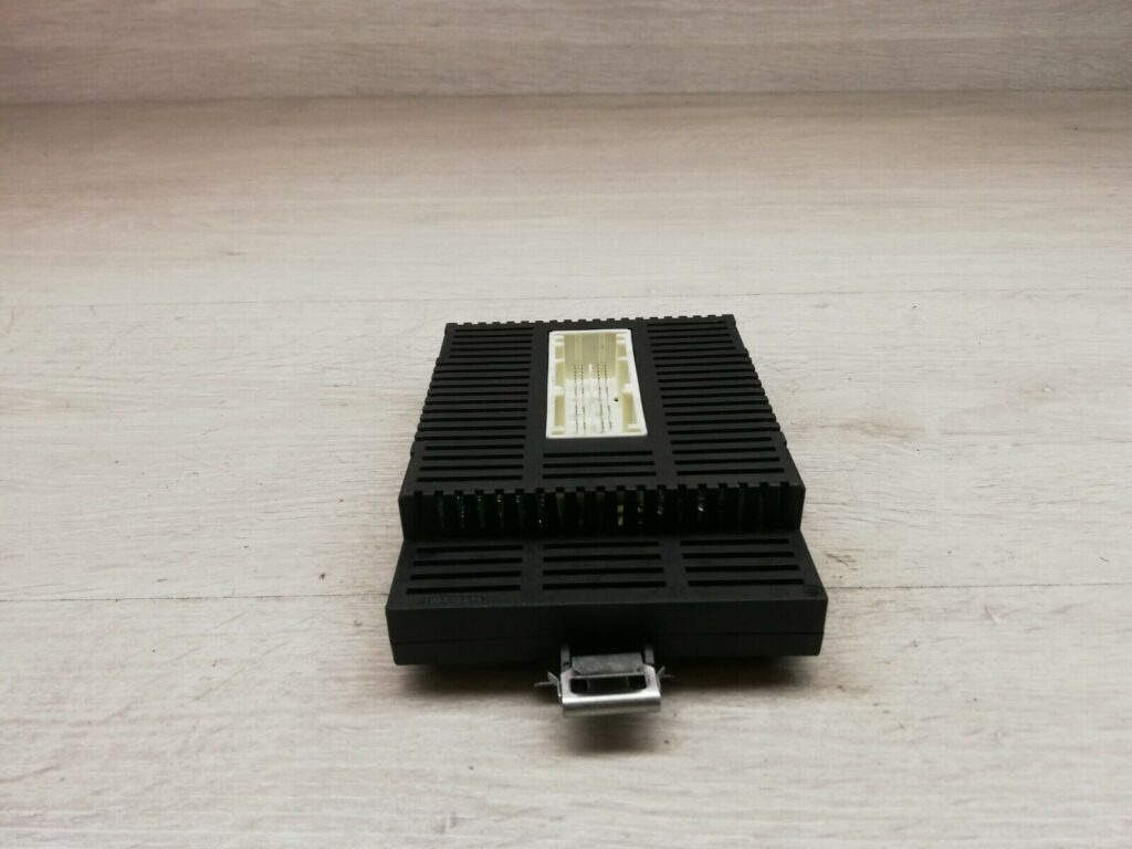 Calculator lumini LEAR BMW E60 9 153 272 / 9153272 / 5323188299 153 272 / 9153272 / 532318829