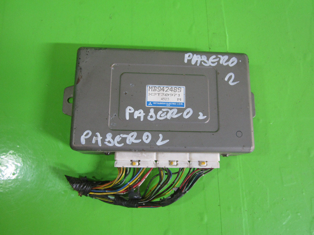 CALCULATOR / MODUL ABS MITSUBISHI PAJERO 2 4x4 FAB. 1991 - 1999 ⭐⭐⭐⭐⭐