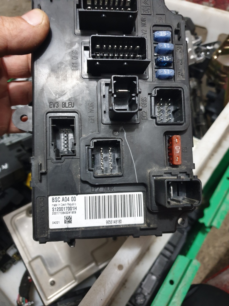 Calculator modul confort Peugeot 407 / 9656148180
