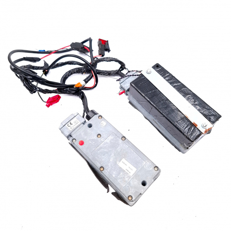 Calculator / Modul Mercedes-Benz Cls (C219) 2004-2010 Cls 500 (219.375) M 113.967 Benzina Navigatie R10028419, Tpu002A, 111771304, R10-028419, 14041810