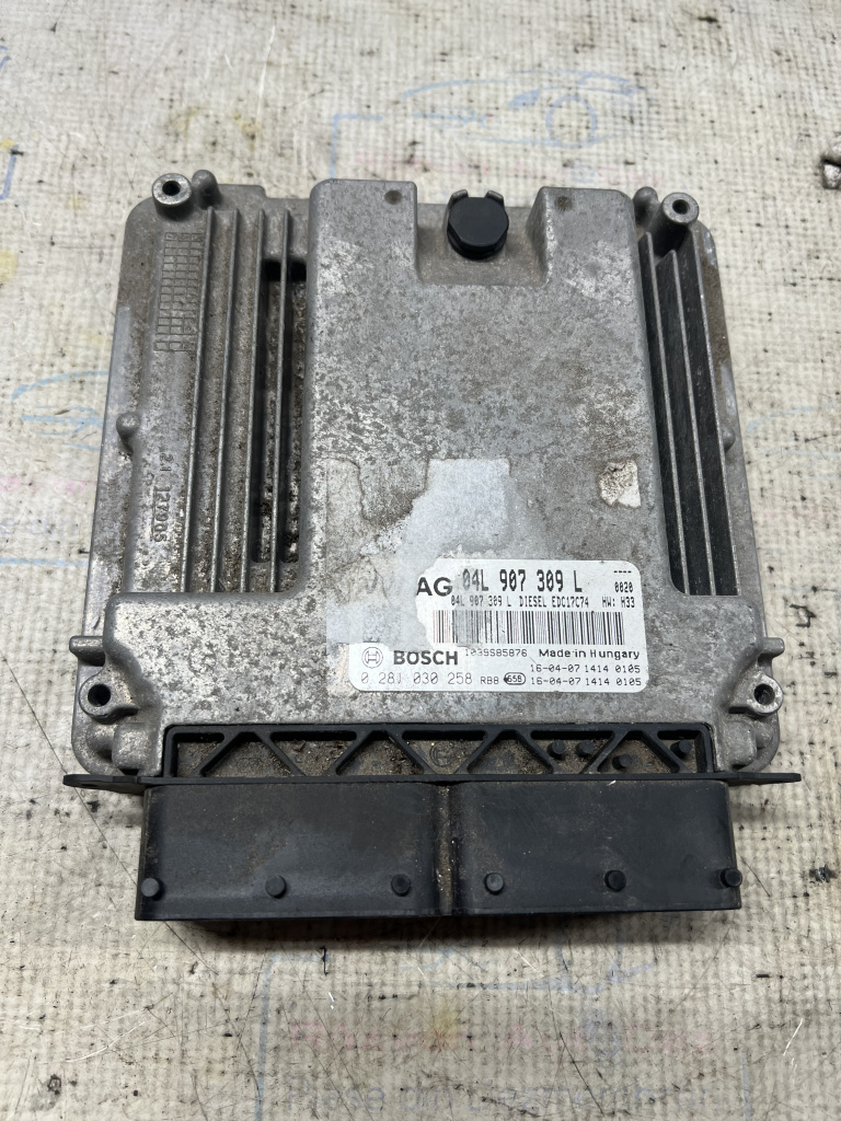 Calculator motor Audi A4 B9 Break 2.0 Motorina 2017, 04L907309L
