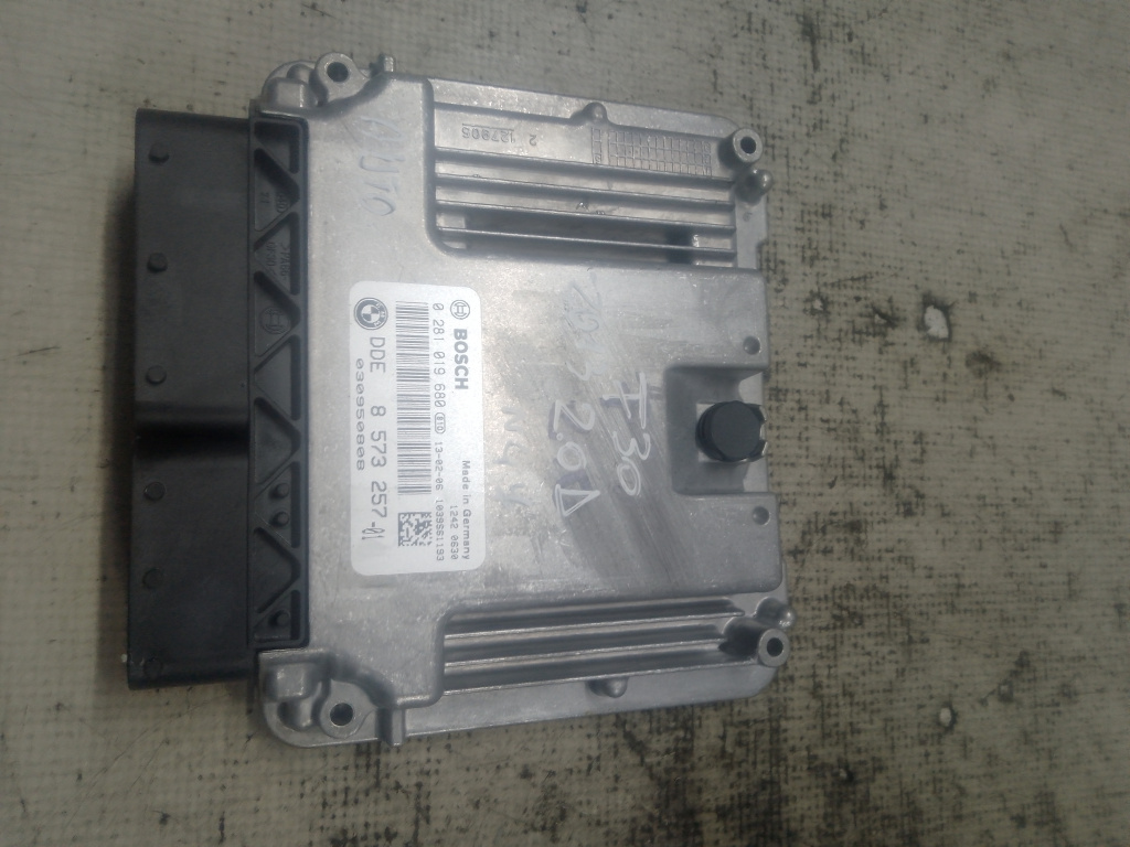 Calculator motor BMW F30 2.0 Motorina 2013, 8573257-01 / AUTOMAT