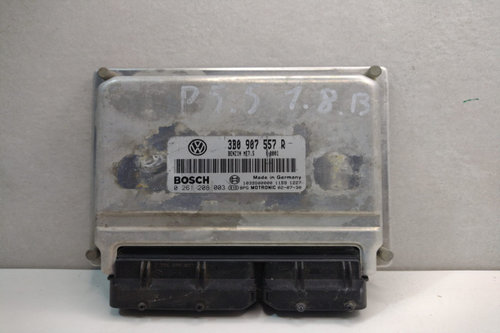 Calculator Motor Bosch ECU 2.0 B 3B0907557R / 0261208003 Volkswagen VW Passat