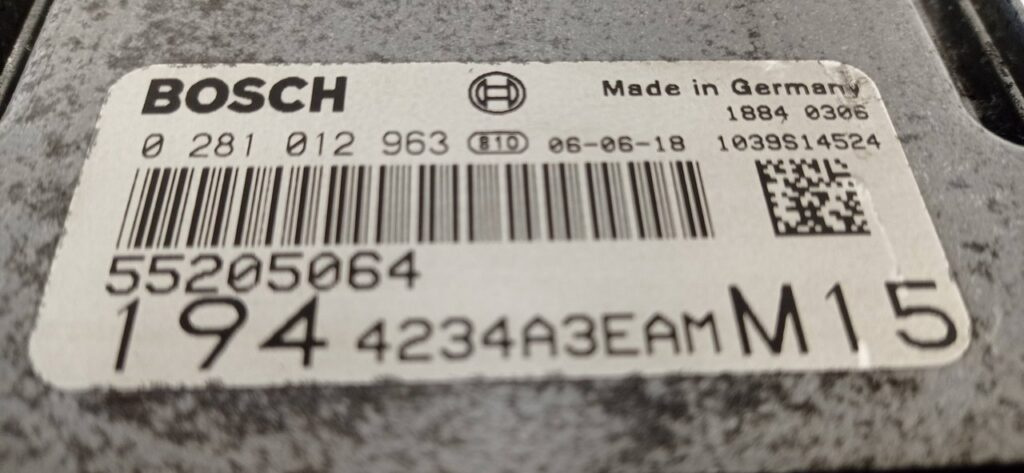 Calculator Motor BOSCH FIAT CROMA 0 281 012 963 / 0281012963 / 55205064 / 194 4234A3EAM M15 / 1944234A3EAMM150 281 012 963 / 0281012963 / 55205064 / 194 4234A3EAM M15 / 1944234A3EAMM15