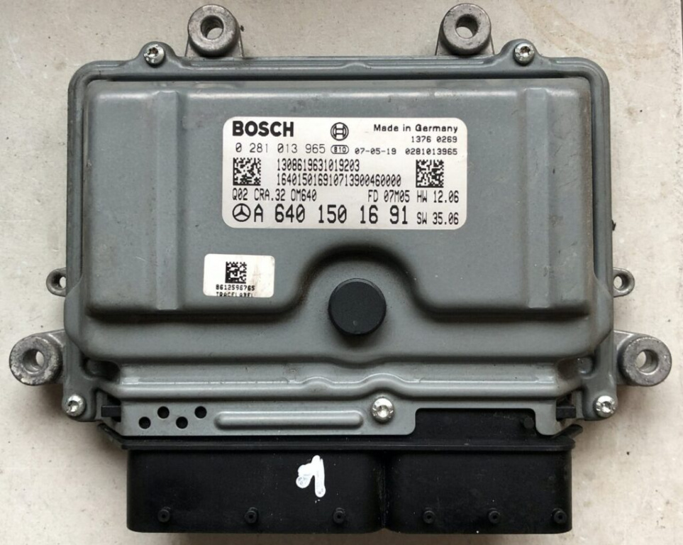 Calculator Motor BOSCH MERCEDES-BENZ Class A 0 281 013 965 / 0281013965 / CRA 32 / CRA32 / A 640 150 16 91 / A64015016910 281 013 965 / 0281013965 / CRA 32 / CRA32 / A 640 150 16 91 / A6401501691