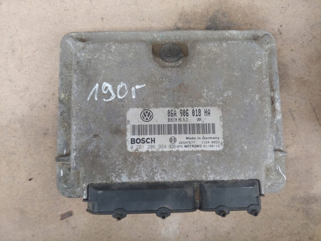 Calculator Motor BOSCH SKODA OCTAVIA 0 261 206 924 / 0261206924 / M5 9 2 / M592 / 06A 906 018 HA / 06A906018HA0 261 206 924 / 0261206924 / M5 9 2 / M592 / 06A 906 018 HA / 06A906018HA