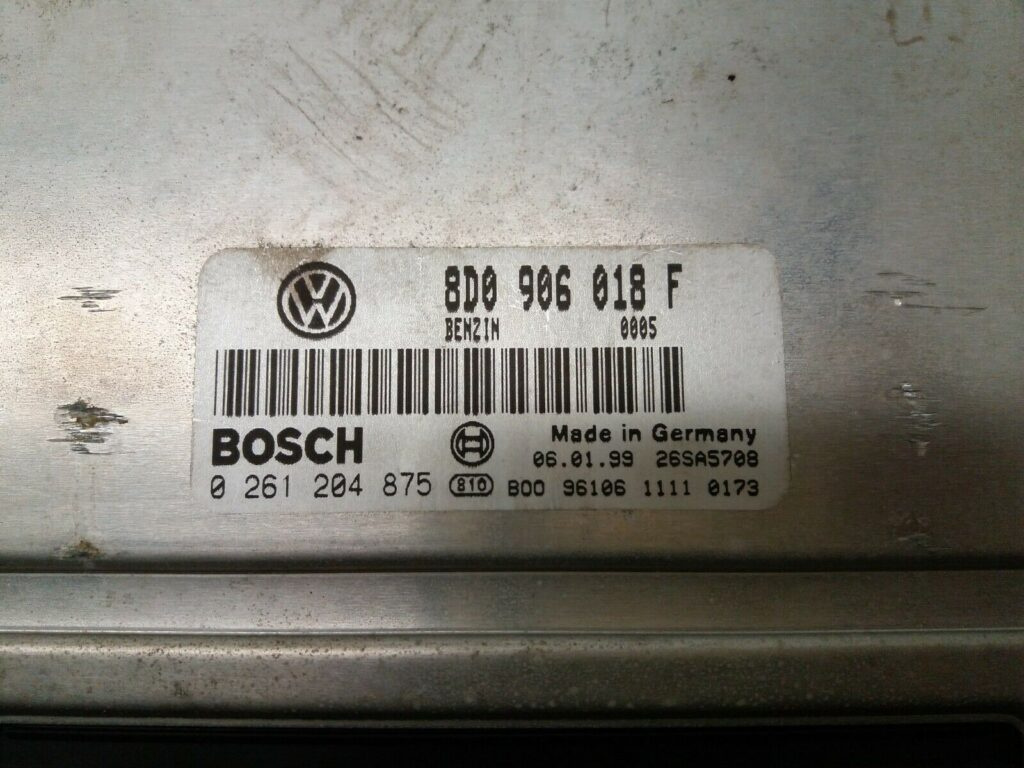 Calculator Motor BOSCH VOLKSWAGEN PASSAT 0 261 204 875 / 0261204875 / 8D0 906 018 F / 8D0906018F0 261 204 875 / 0261204875 / 8D0 906 018 F / 8D0906018F