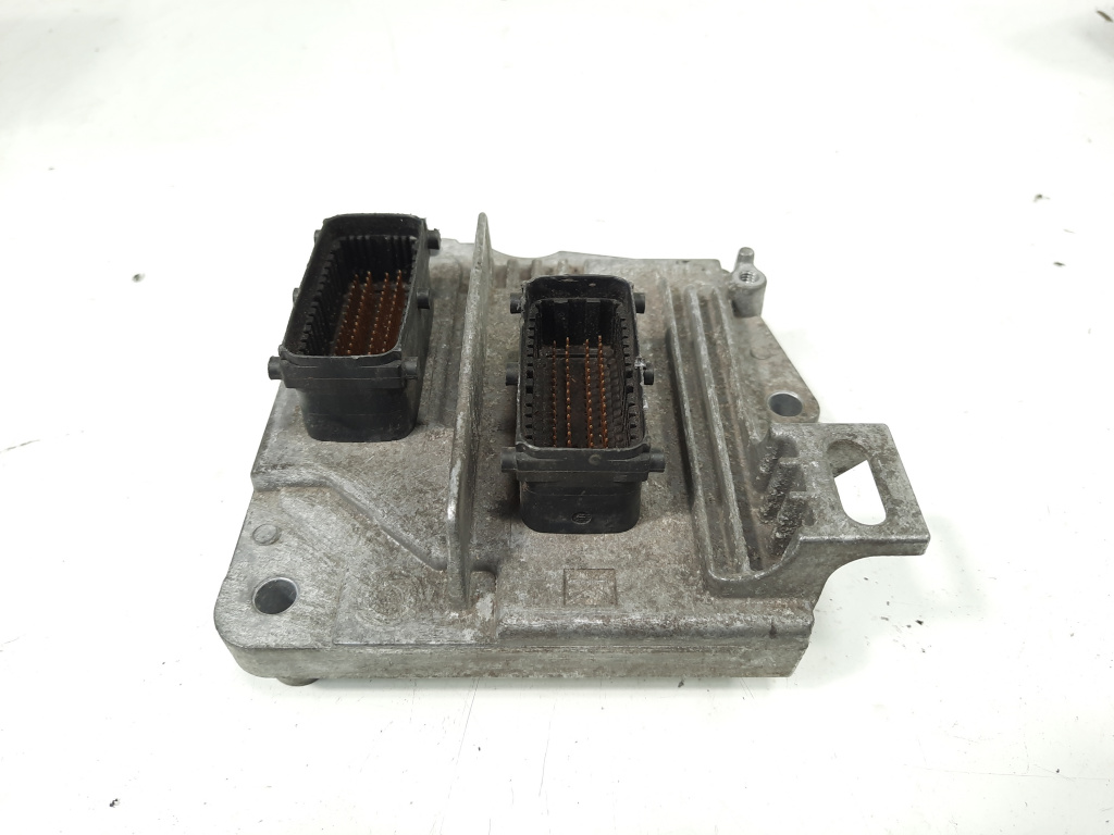 Calculator motor, cod GM12230740, Opel Astra H Twin Top, 1.6 benz, Z16XEP (idi:535421)