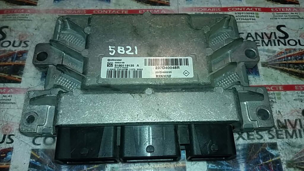 Calculator Motor CONTINENTAL RENAULT FLUENCE S180119135 A / S180119135A / EMS3180 / 237D40048R / 237D40025RS180119135 A / S180119135A / EMS3180 / 237D40048R / 237D40025R