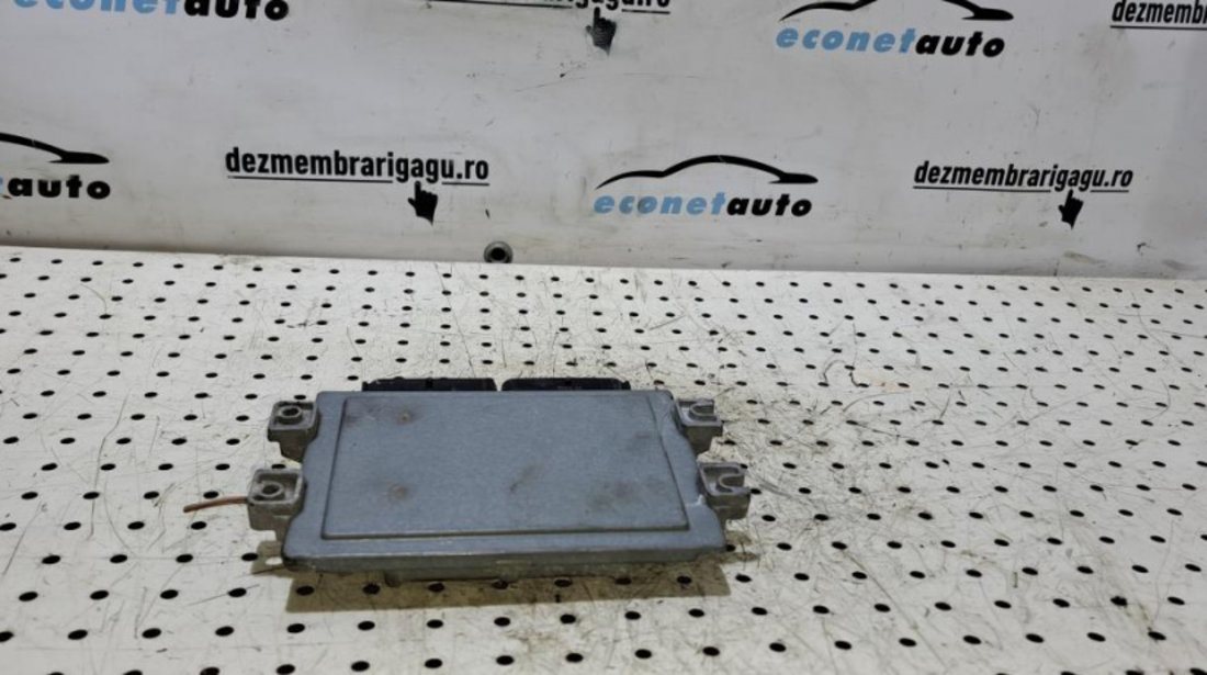 Calculator motor ecm ecu Dacia Sandero