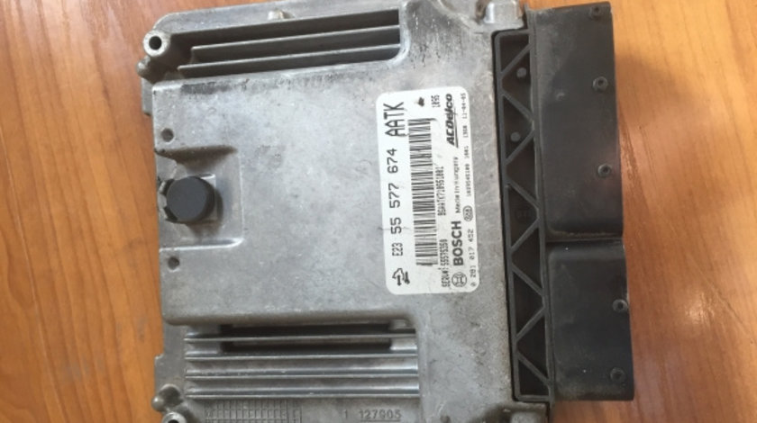 Calculator motor ecm ecu Opel Insignia