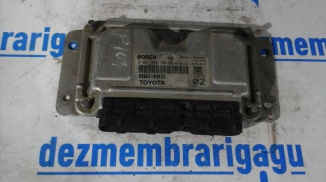 Calculator motor ecm ecu Toyota Aygo