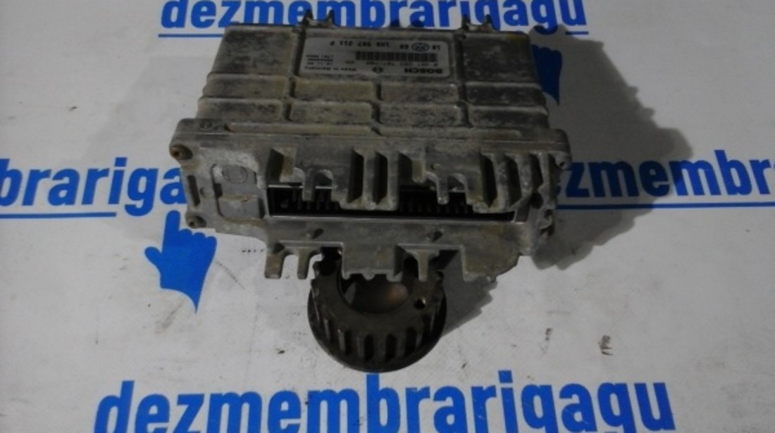 Calculator motor ecm ecu Volkswagen Golf III (1991-1998)