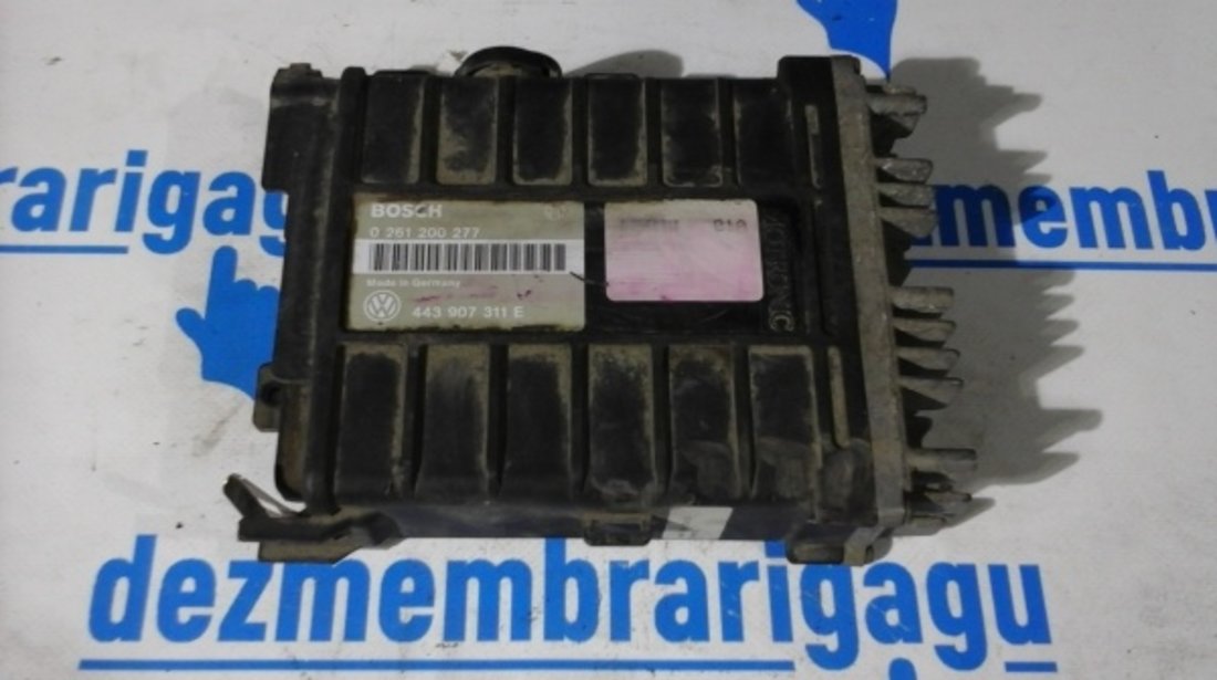 Calculator motor ecm ecu Volkswagen Passat 3a (1988-1997)