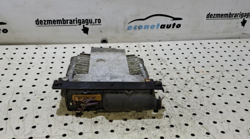 Calculator motor ecm ecu Volkswagen Passat 3c (2005-)